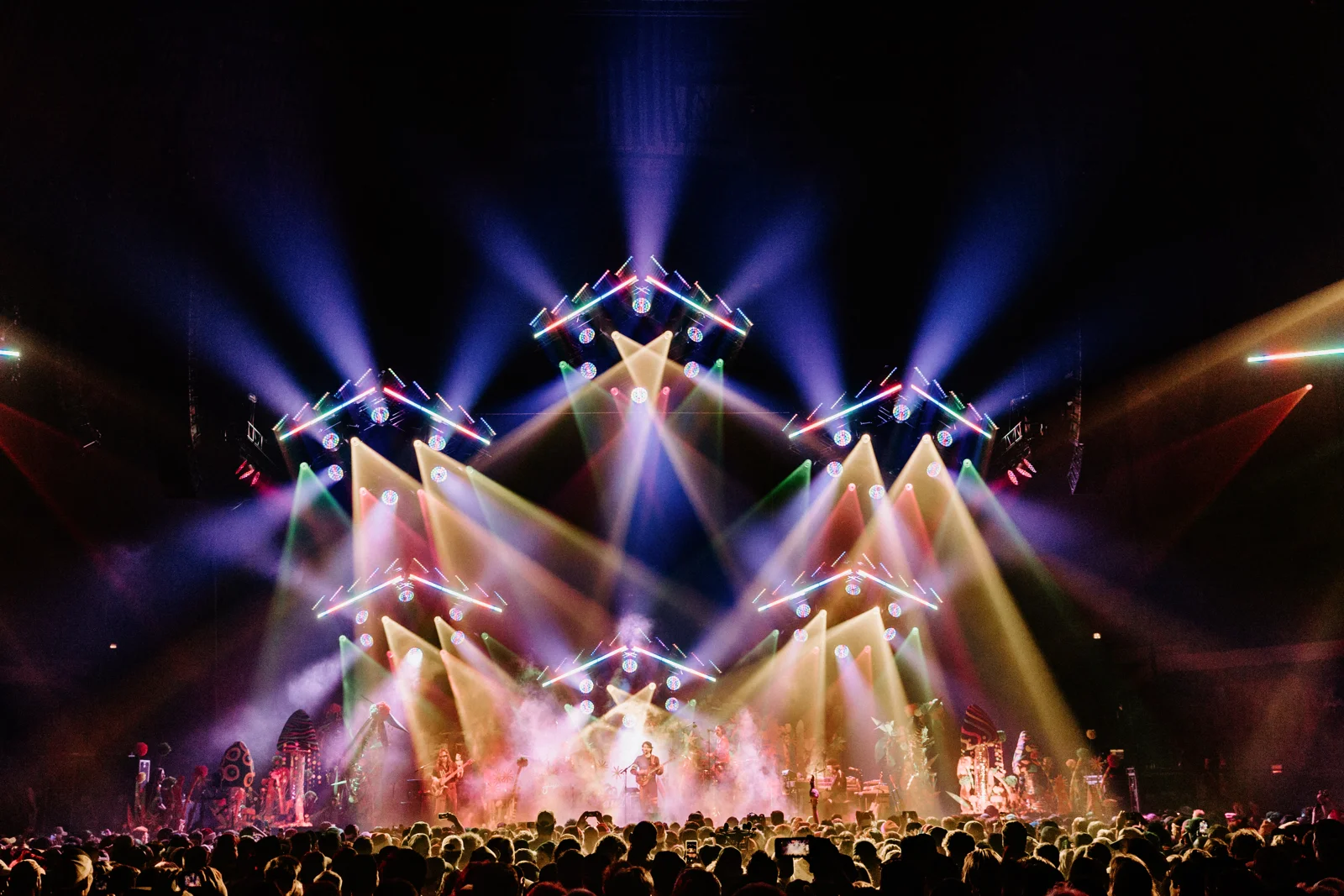 Concert stage with an expansive lighting production