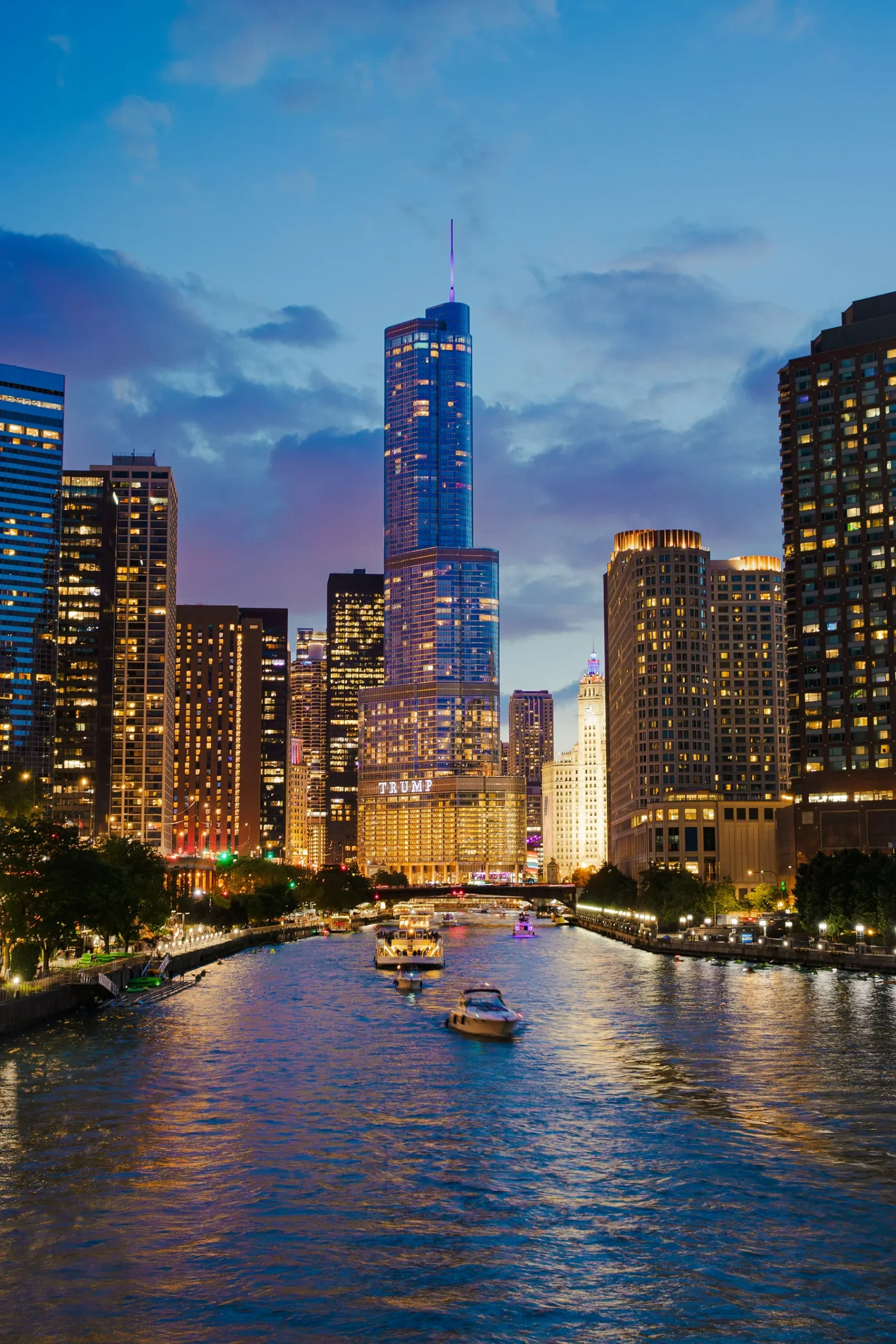 Chicago architecture along the river